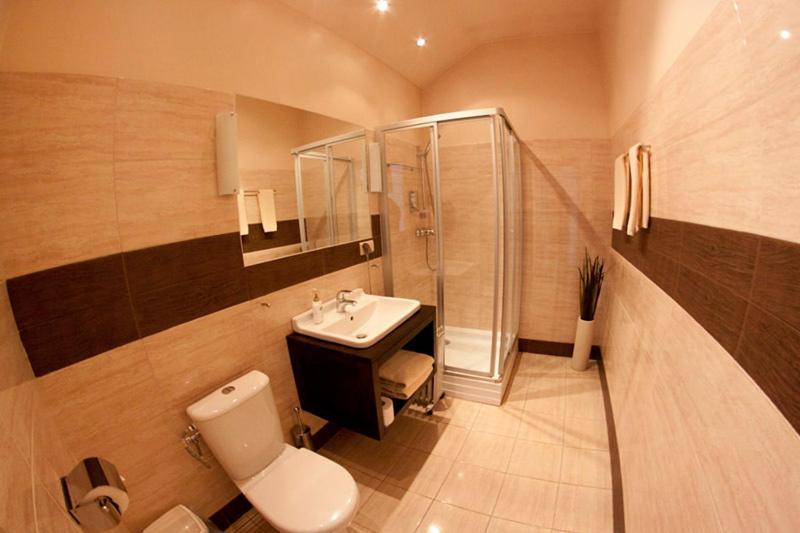 Bedrooms 3 Maja 15A Łódź Exteriör bild