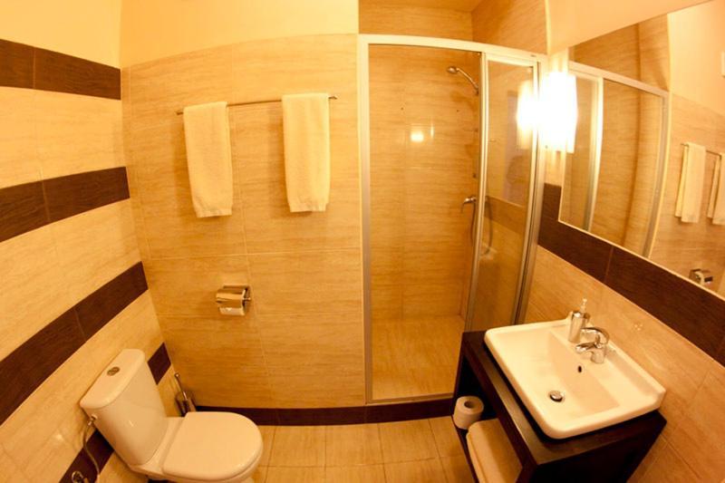 Bedrooms 3 Maja 15A Łódź Exteriör bild