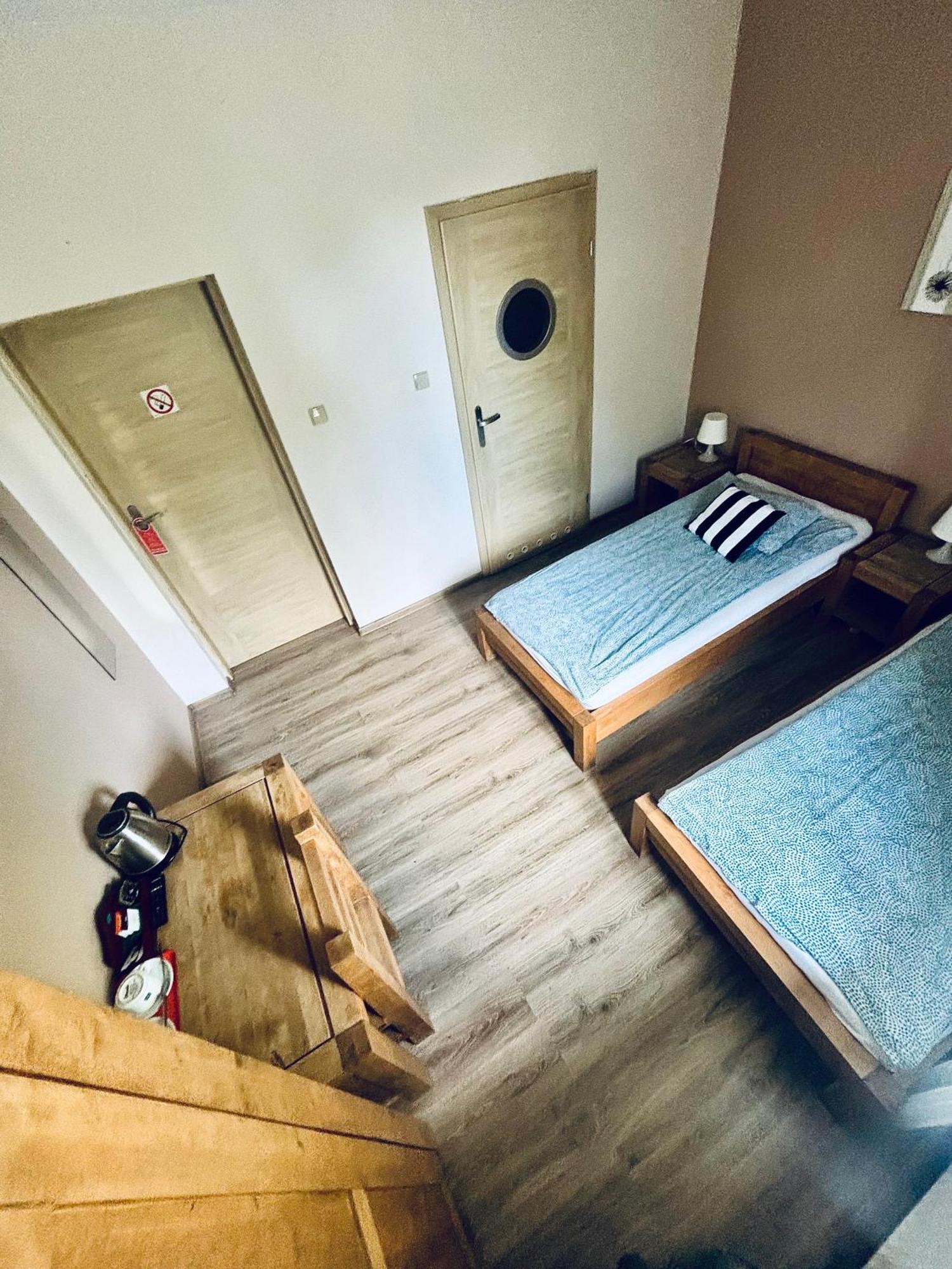 Bedrooms 3 Maja 15A Łódź Exteriör bild