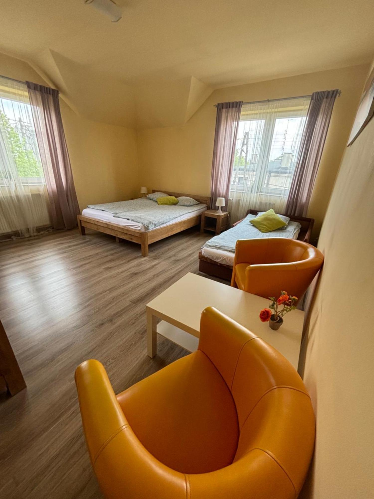 Bedrooms 3 Maja 15A Łódź Exteriör bild