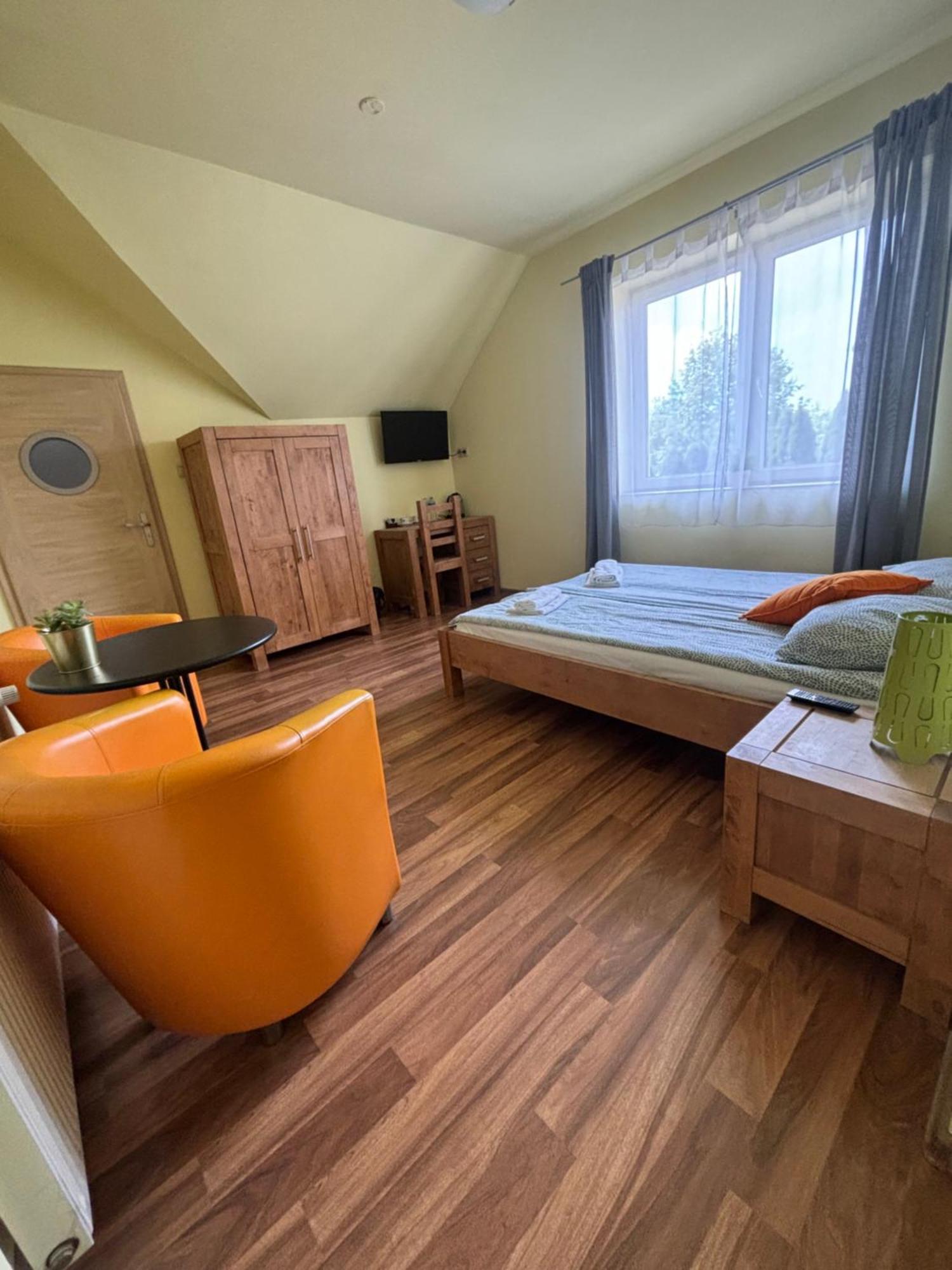 Bedrooms 3 Maja 15A Łódź Exteriör bild