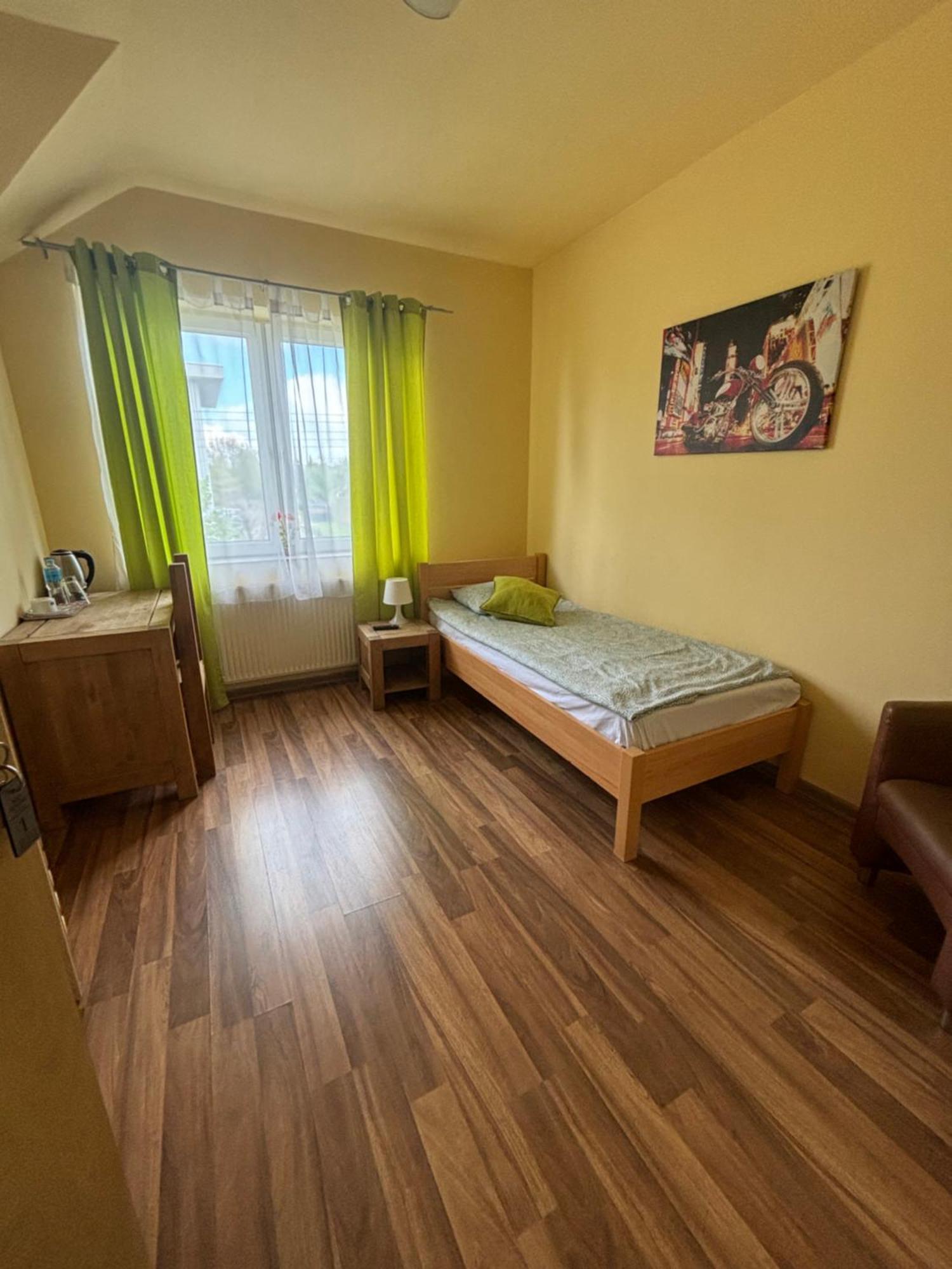 Bedrooms 3 Maja 15A Łódź Exteriör bild