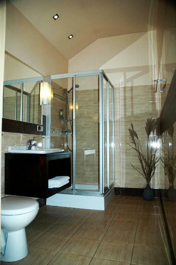Bedrooms 3 Maja 15A Łódź Exteriör bild