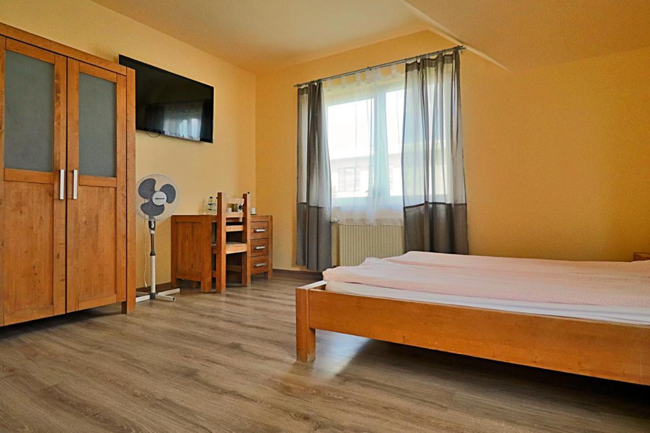 Bedrooms 3 Maja 15A Łódź Exteriör bild