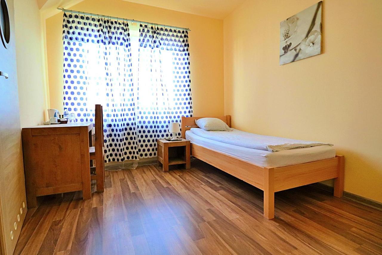 Bedrooms 3 Maja 15A Łódź Exteriör bild